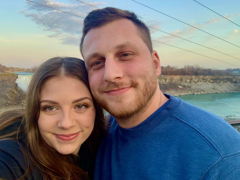 We celebrated four years together with a quick trip to Canada! We ate some spicy potato pizza at Boston Pizza, had some drinks, and took a walk around the Falls! 