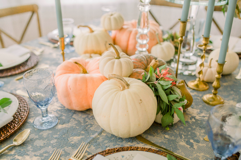 6-thanksgiving-theme-ideas-to-wow-your-guests-the-bash