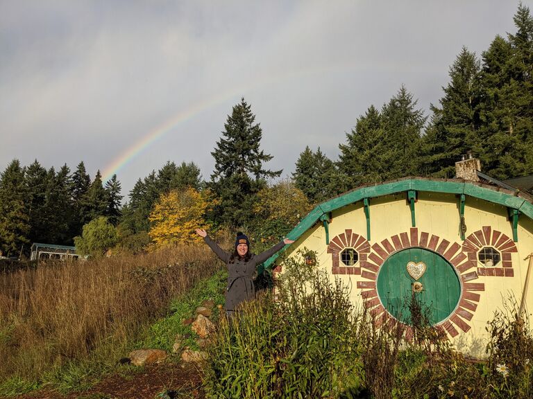 Weekend in a Hobbit House to celebrate Jamie's birthday and 6 month dating anniversary!