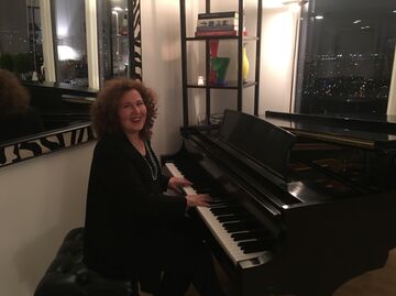 Marje Wagner Jazz Vocalist / Singer Pianist - Singing Pianist - Brooklyn, NY - Hero Main