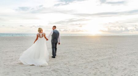 Jillian + Trevor Step Into The Limelight, Bilmar Beach Resort, Treasure  Island, FL — LIMELIGHT PHOTOGRAPHY