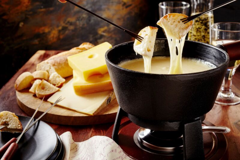 1970s Après Ski Party Food - Cheese Fondue