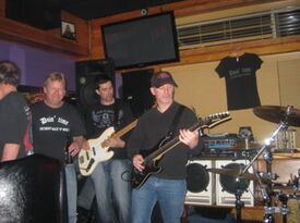 Doin' time - Classic Rock Band - New Baltimore, MI - Hero Gallery 4