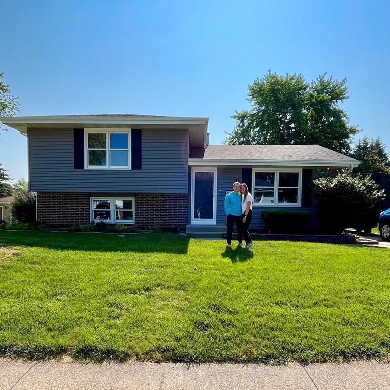 In June, we moved back to Iowa from Dallas to be closer to family. We are so happy to call Grimes our home! Jared currently works as an analyst for Midwest Growth Partners in West Des Moines. Kate is a Kindergarten teacher at ADM (Adel-De Soto-Minburn) Schools. We are both loving our current roles and are very thankful to be closer to family!