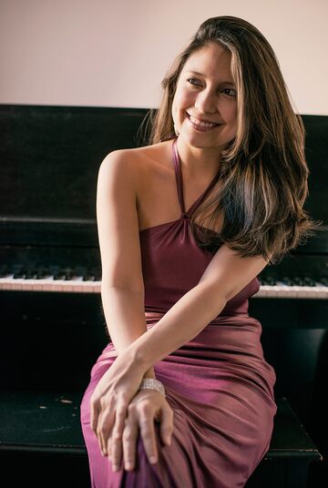 Carolina Calvache - Jazz Pianist - New York City, NY - Hero Main