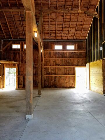 Blue Barn On The Green | Reception Venues - Oostburg, WI