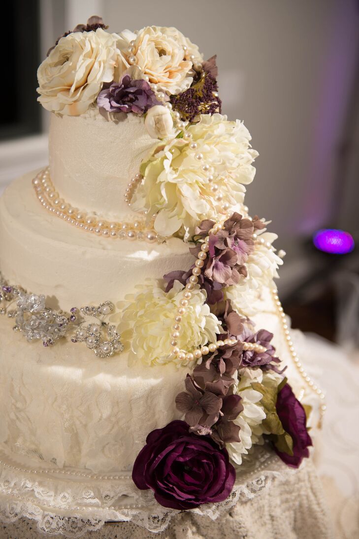 Diy Wedding Cake With Purple Flowers Pearls