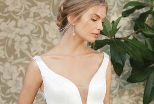 sage green bridesmaid dresses uk Ivory Strapless Ruched Wedding Dresses Outdoor Bridal Gown VW2167 –  Viniodress main image 1