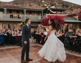 How to Personalize Your Wedding Reception Music