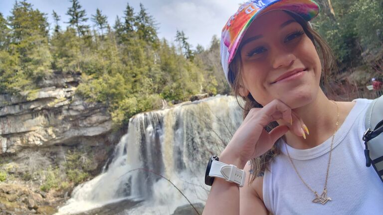Scott spotted Rachael on the trail and later described her as “the happiest girl I’ve ever seen.” But he hesitated, unsure if approaching a solo female hiker would be odd. 