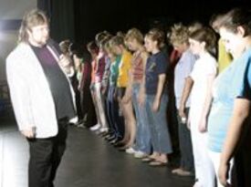 Robinn Lange Stage Hypnosis & Mentalist Shows - Hypnotist - Warrenville, IL - Hero Gallery 2