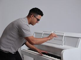 Irving Aday O’Connor - Pianist - Raleigh, NC - Hero Gallery 1