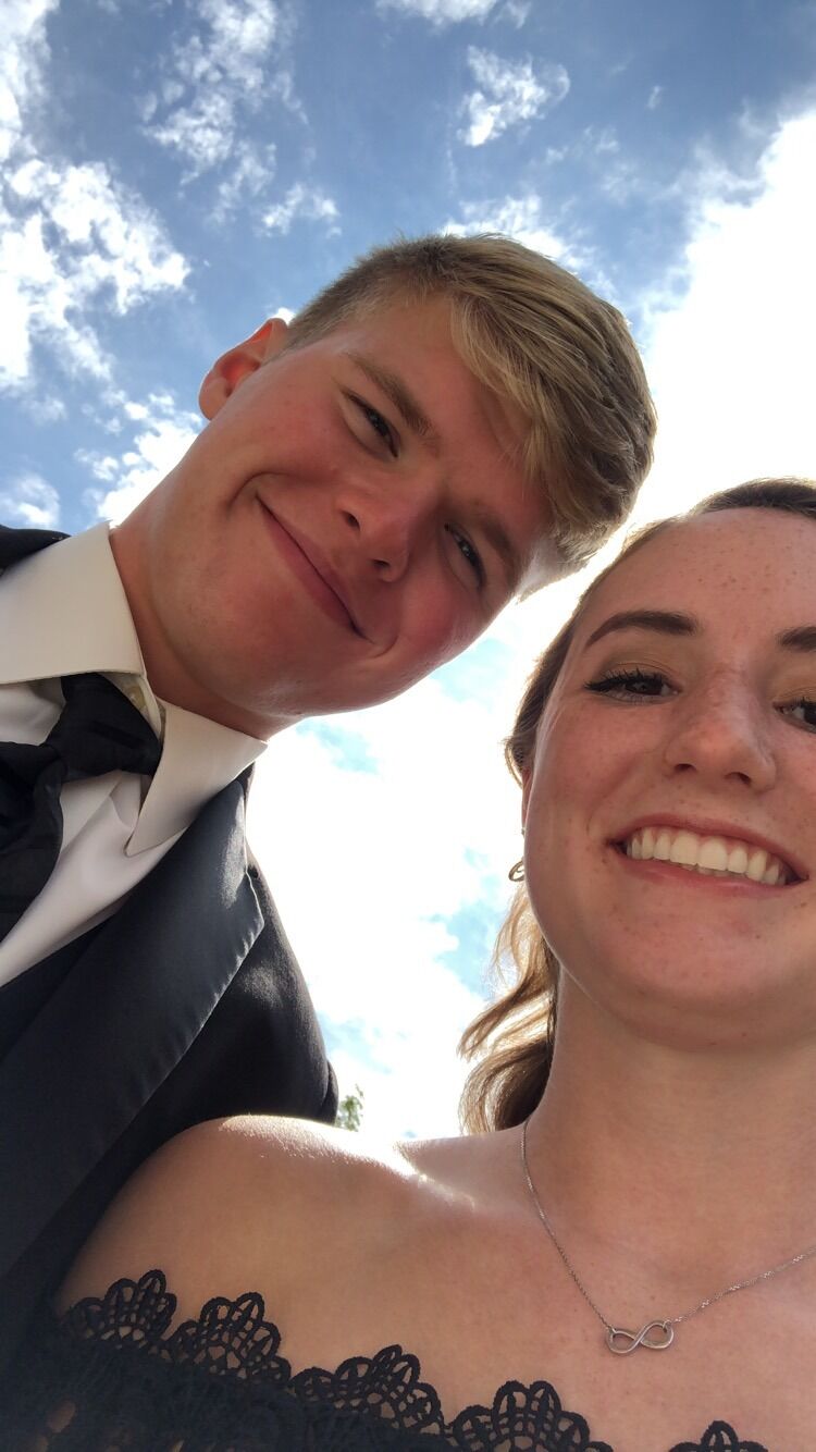 Brady and I went to his sister, Sydneys, wedding and I got to meet his whole family!