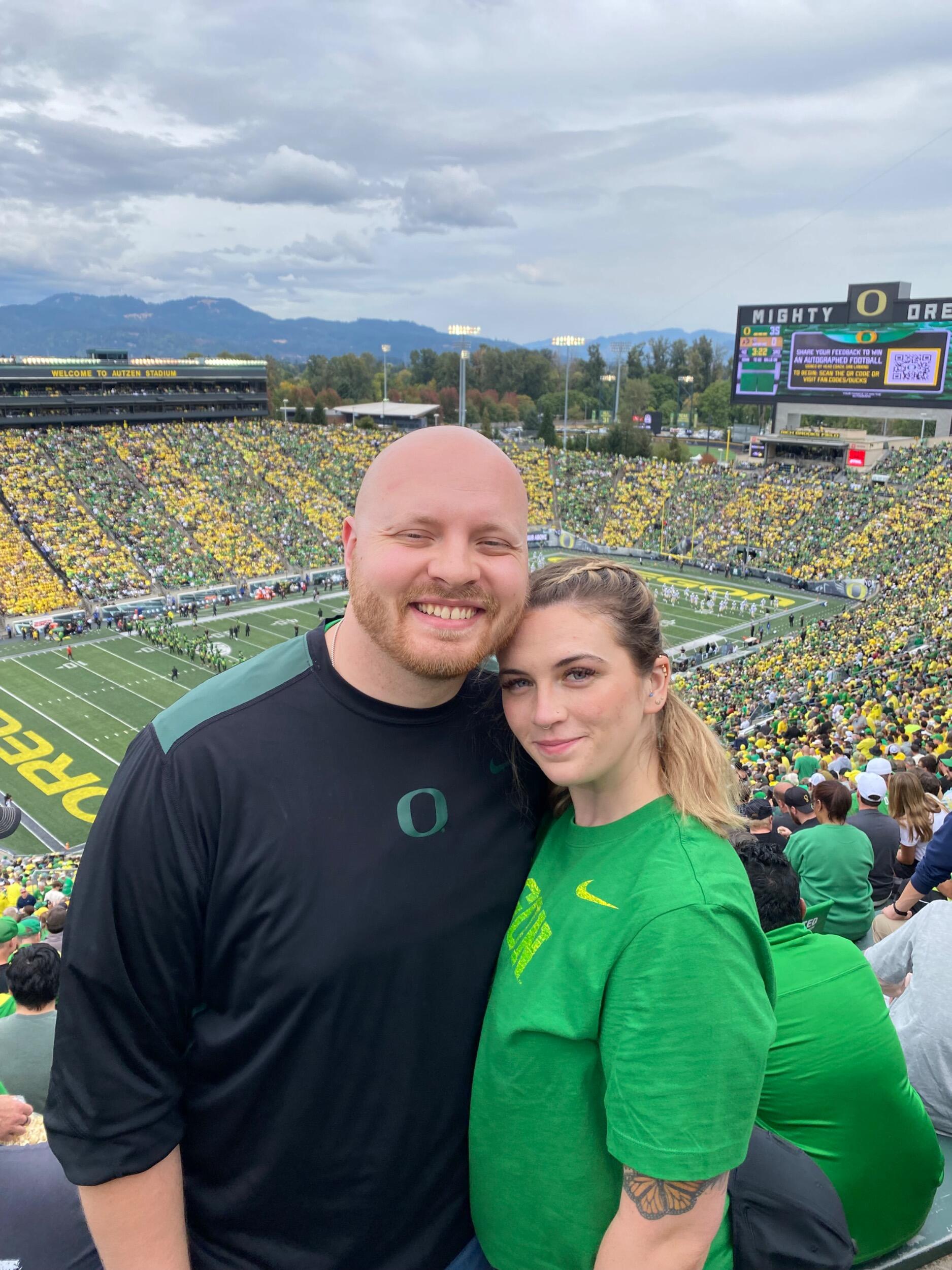 Another Ducks vs Beavers game, but rockin' some different colors this time