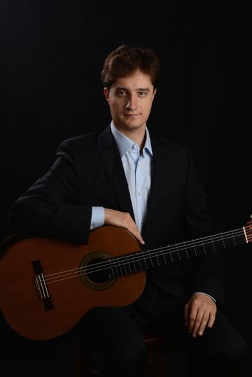 Alexander Milovnaov - Classical Guitarist - Torrance, CA - Hero Main