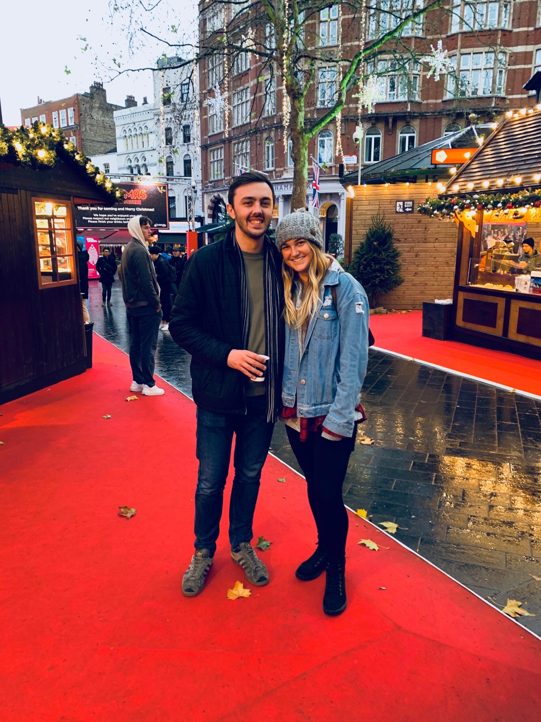 This day is really the 10th but it wont let me do the same date (sorry!!!) Ed took Amanda on their first date, he showed her around London and took her to a Christmas market. 