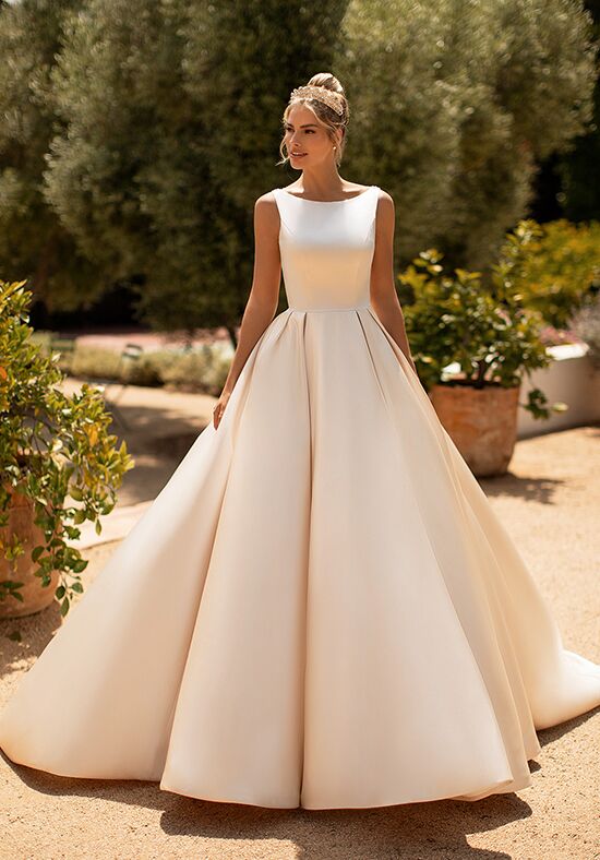 Elegant two tone outlet wedding gowns