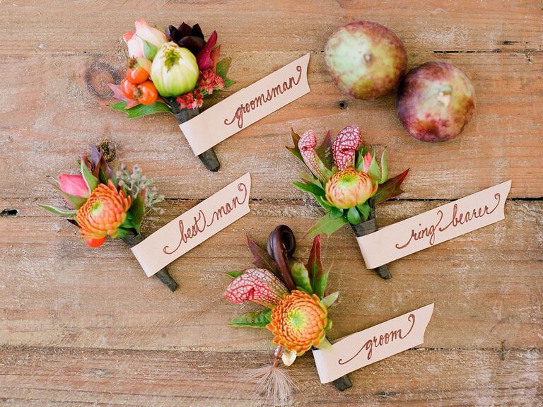 Who Gets Wedding Corsages And Wedding Boutonnieres