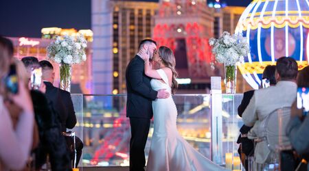 Weird question - I'm looking for those escort cards that get handed out on  the strip. : r/LasVegas
