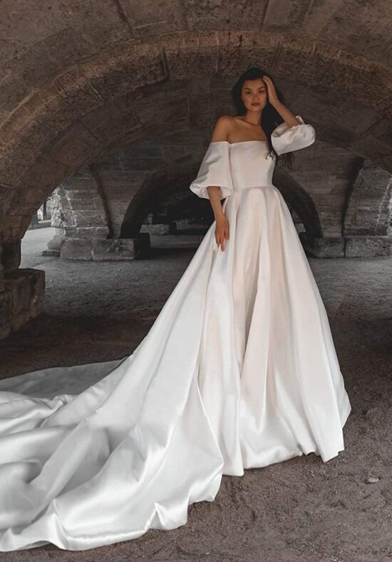 Crepe Wedding Dress Nancy with Detachable Huge Bow – Olivia Bottega