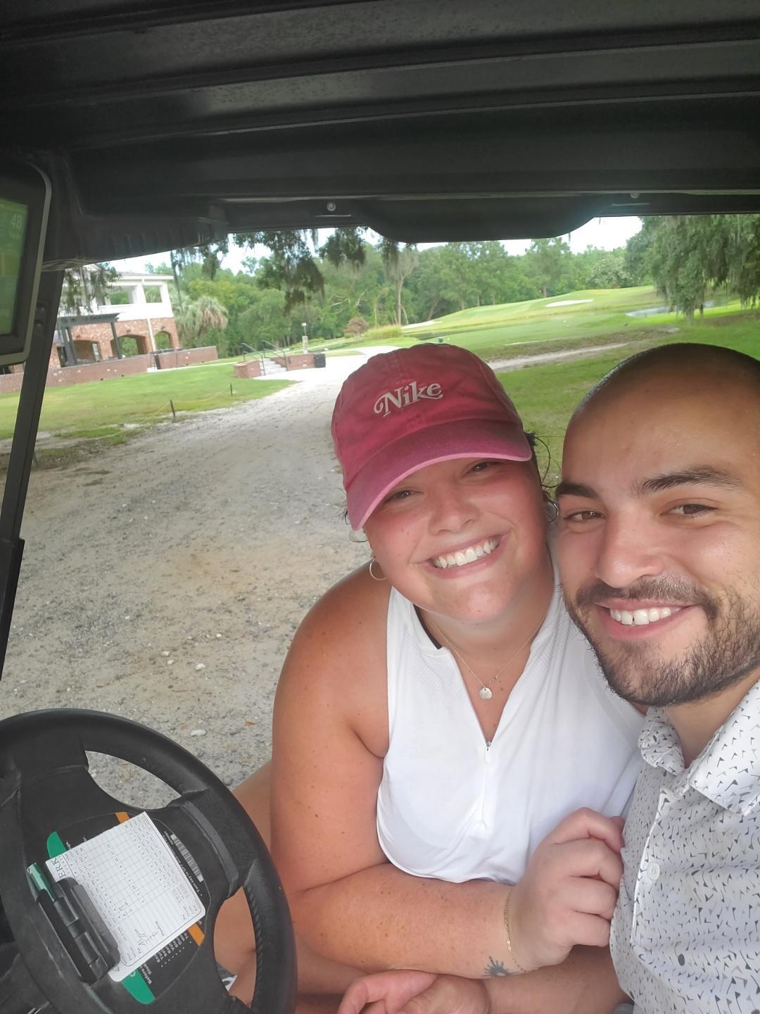 Jon starts to teach Alyssa golf and she plays her first round with him. 