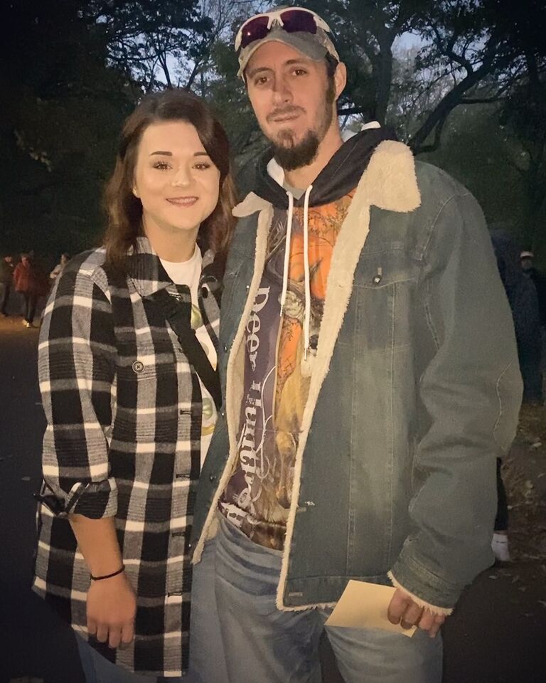 Jason & I at the haunted hayrack ride <3