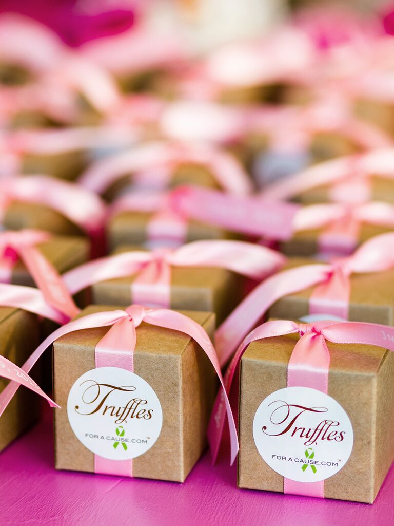 17 Edible Wedding Favors Your Guests Will Love