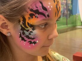 Family Face Painting - Face Painter - DFW Airport, TX - Hero Gallery 1