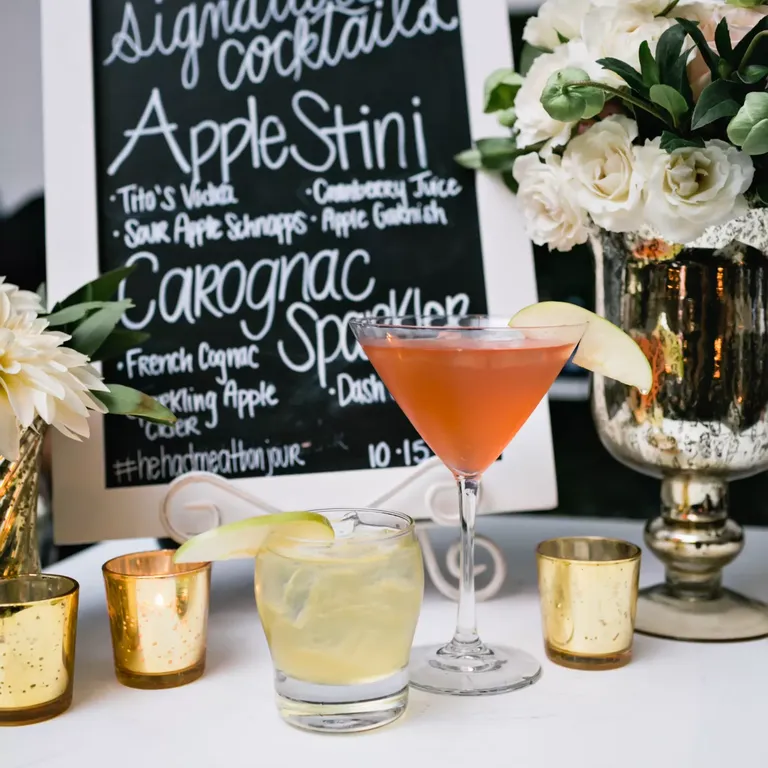 15 Apple Cider Bar Ideas for Your Fall Wedding