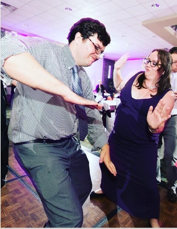 Jon crashing a wedding with Lindsay