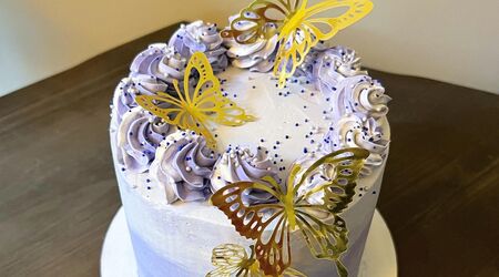 niche design gold black butterfly cake