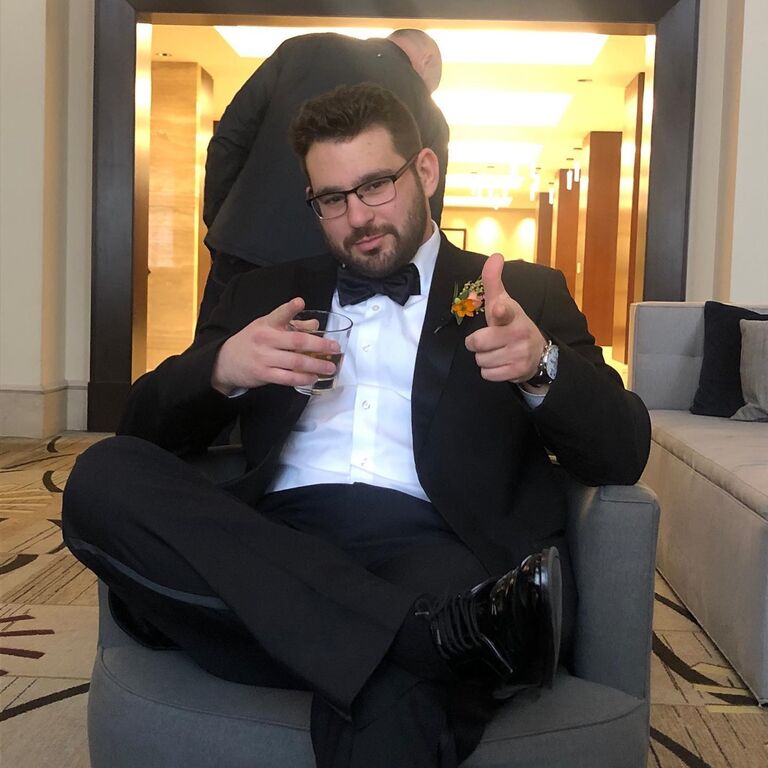 It was this exact photo that hooked Demiree when she saw Evan's Hinge profile in October of 2020. Demiree "slid into his DM's" because said he had a love for Adam Sandler and "seemed like a great time".  Both had ZERO intentions of having a serious relationship.