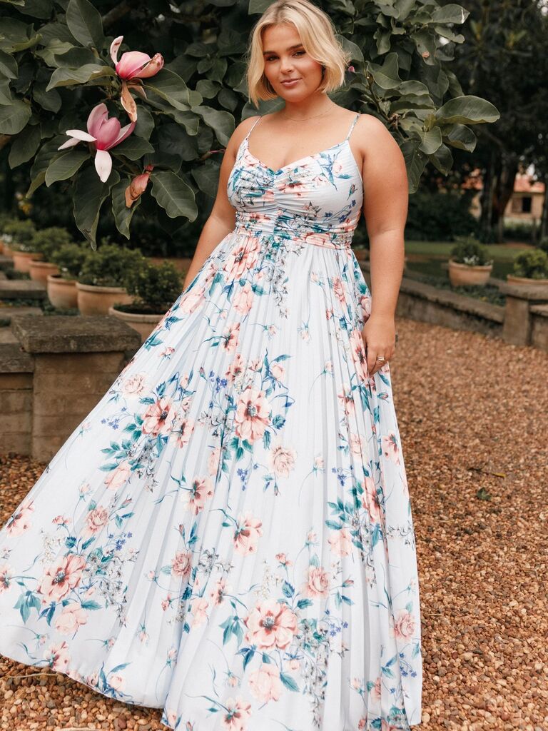 The Best Plus Size Wedding Guest Dresses 32 Outfit Ideas