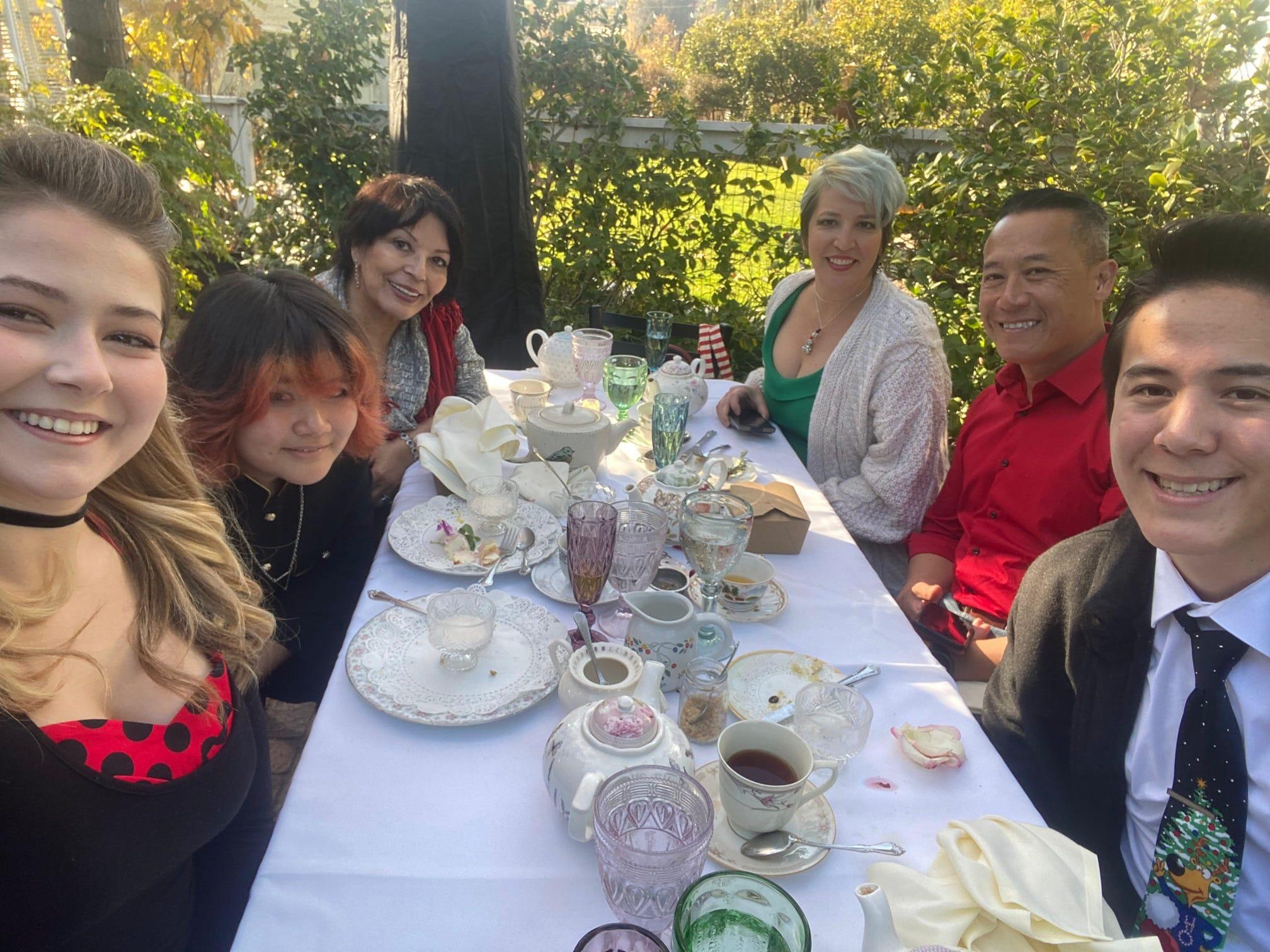 Christmas Tea with Kai's Family and Mama