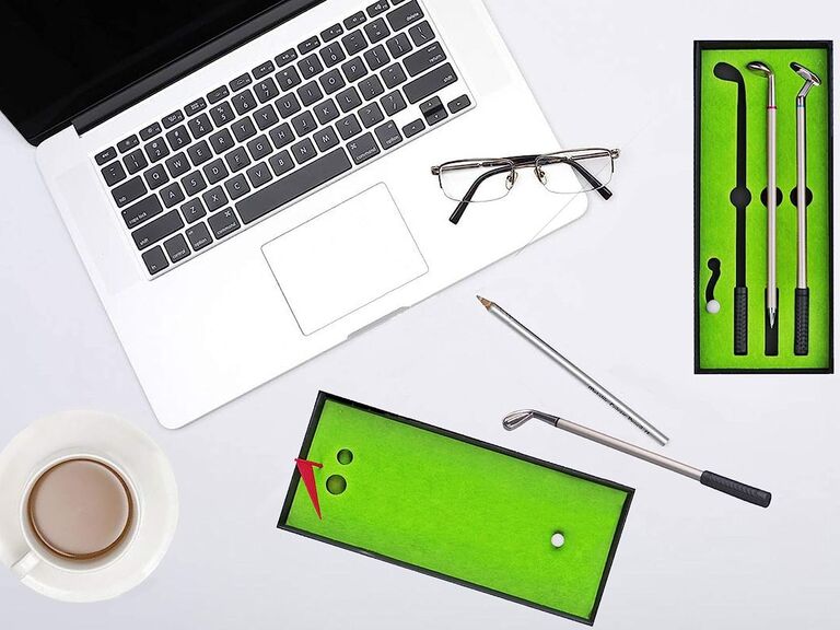 Putting green pen set groomsman gift