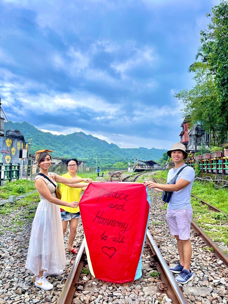 visited daniel's sister in Taiwan, Shifen village
