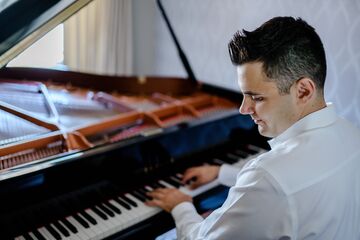 Nicholas Deek - Pianist - Pianist - Ottawa, ON - Hero Main