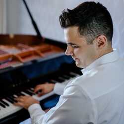 Nicholas Deek - Pianist, profile image