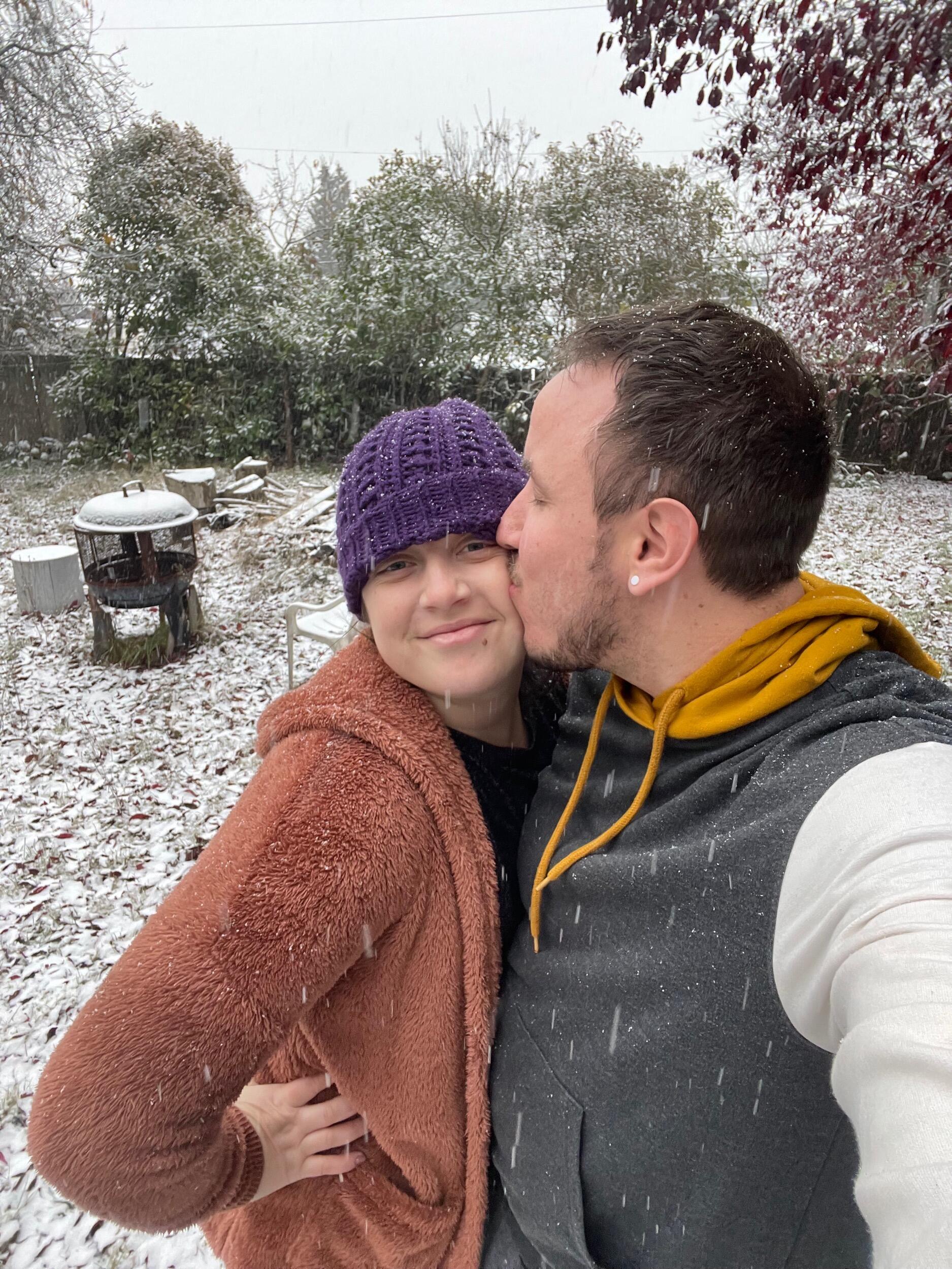 California girl Ilze gets to experience snow in Tacoma. 