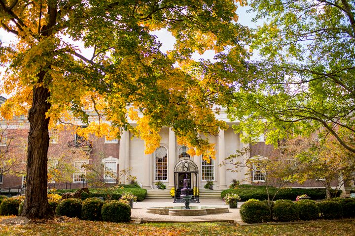 the-club-at-uk-s-spindletop-hall-reception-venues-lexington-ky