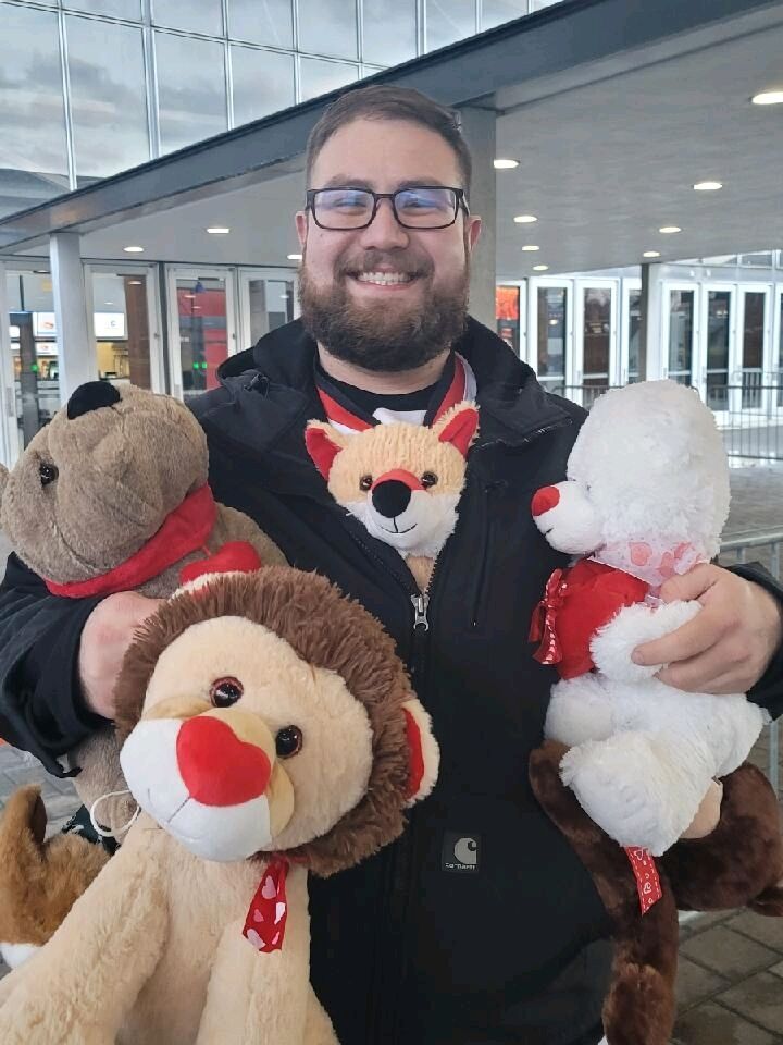Shelby, a longtime hockey fan, invited Josh to a Teddy Bear Toss night. It was one of their first shared traditions.