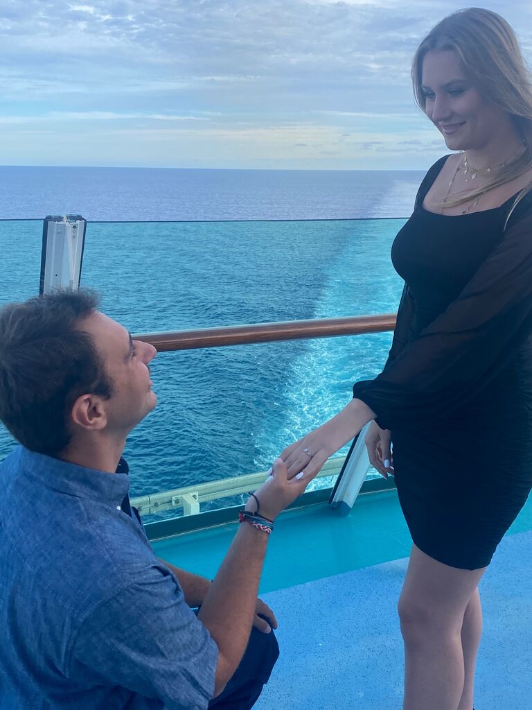 Dylan proposes to Kate on the second day of their cruise with Kate's family