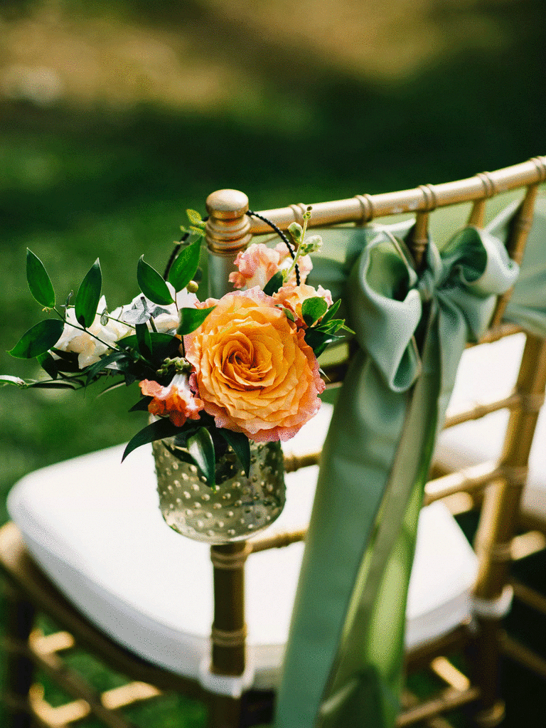 Hanging flower arrangement for DIY wedding decor. 