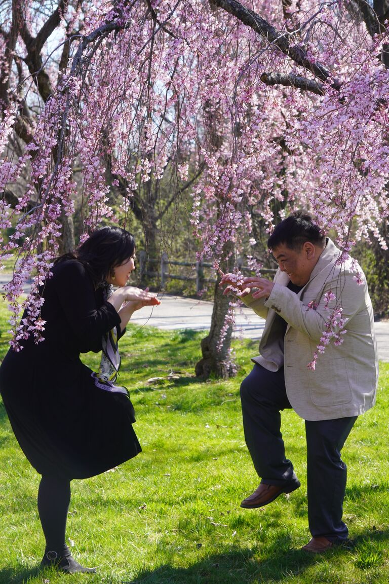 After a few months of talking, we decided to make things official. Adam sent Myc Leng Yeng's Fiv Yeev song and melted her heart with a surprise gift and letter. 