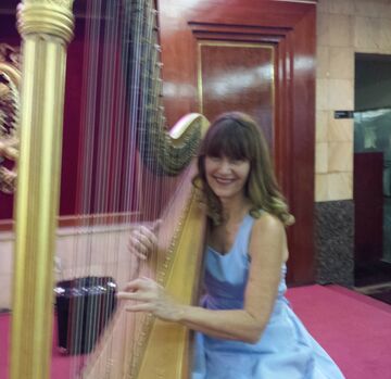 KATRINA SAROYAN - Harpist - Studio City, CA - Hero Main