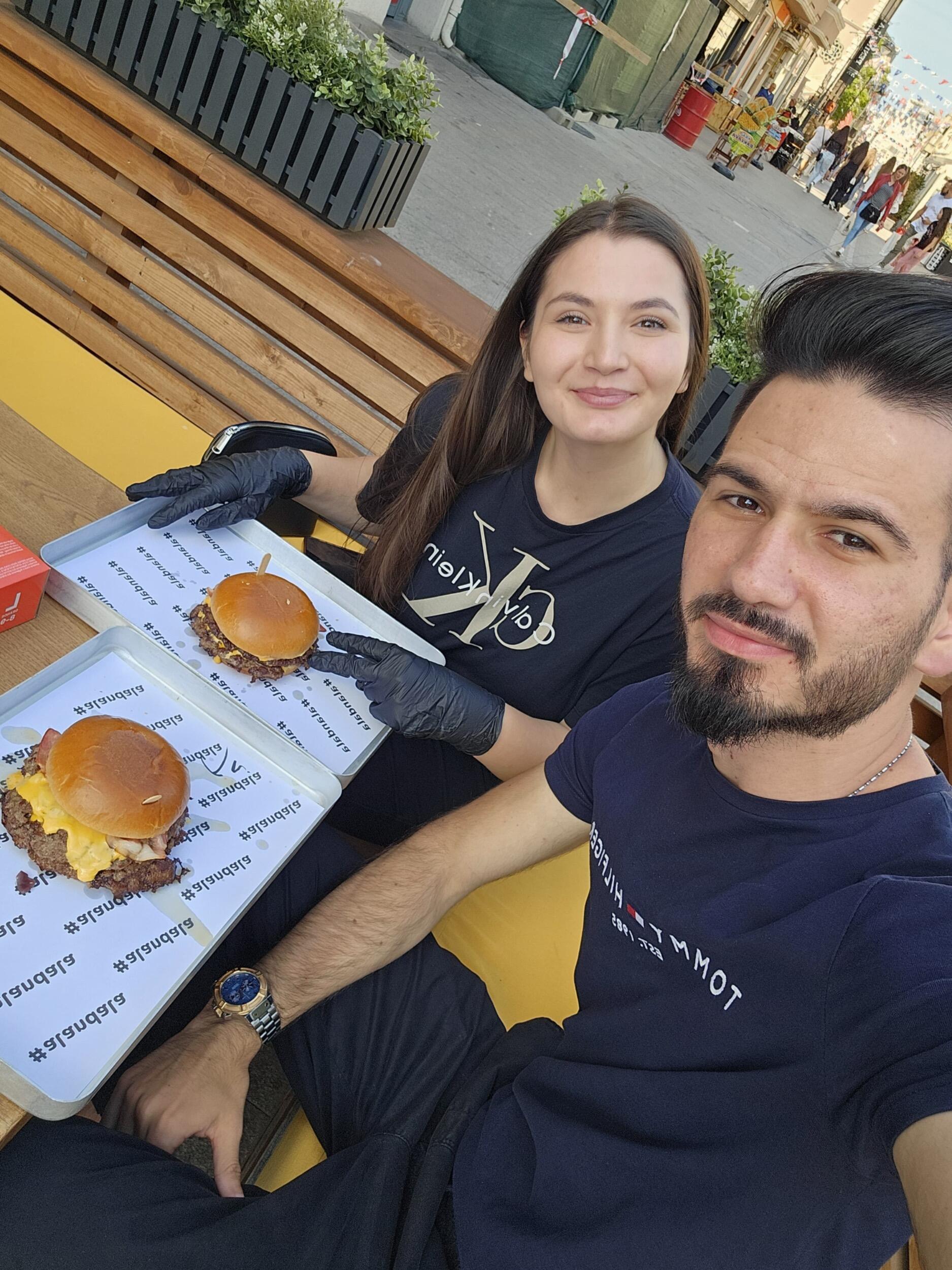 Primul burger