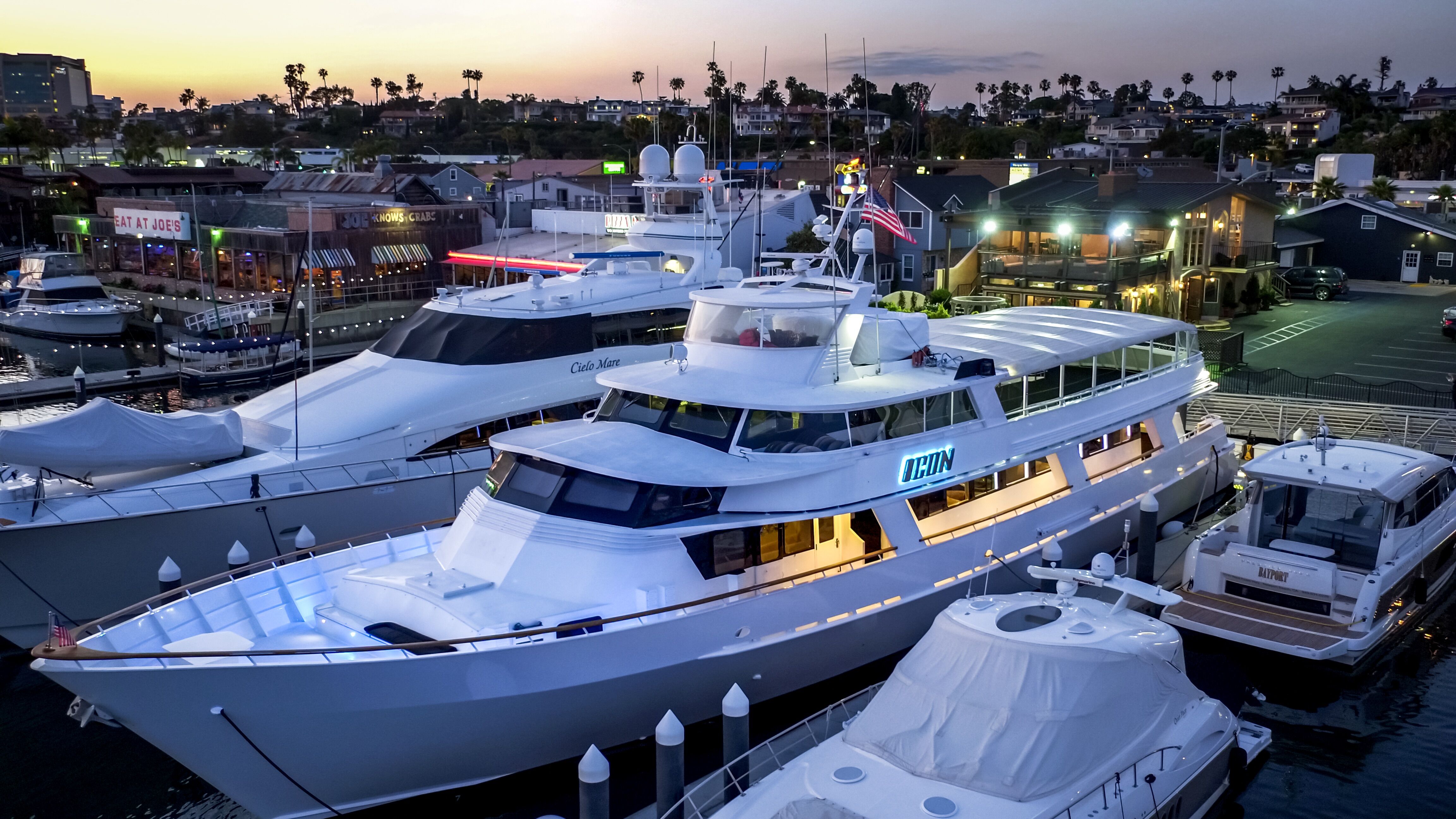 yacht clubs in newport beach california