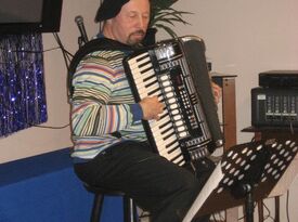 Entertaining with Accordion - Accordion Player - Hollywood, FL - Hero Gallery 2
