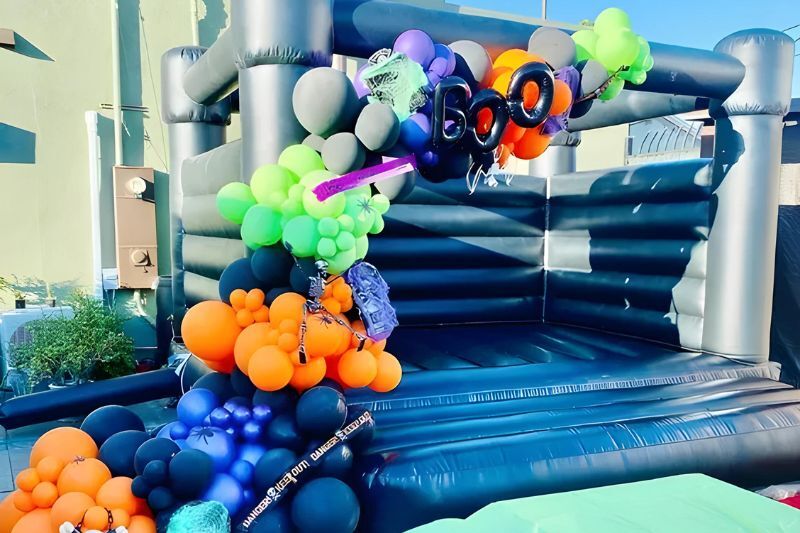 Halloween party ideas for kids - bounce house