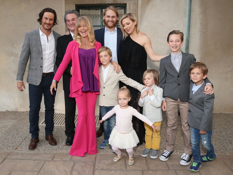 Kurt Russell and Goldie Hawn with their kids and grandkids